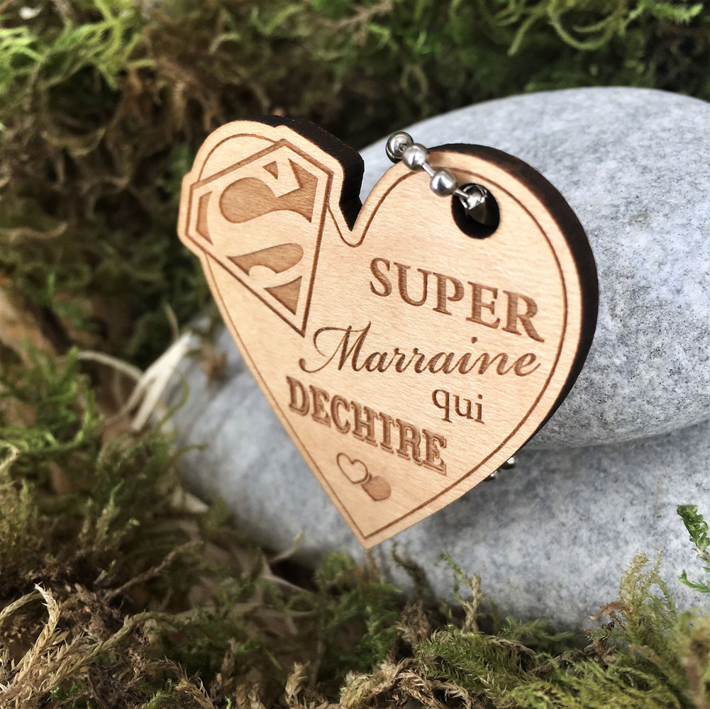 porte-clés en bois à personnaliser avec gravure laser super marraine