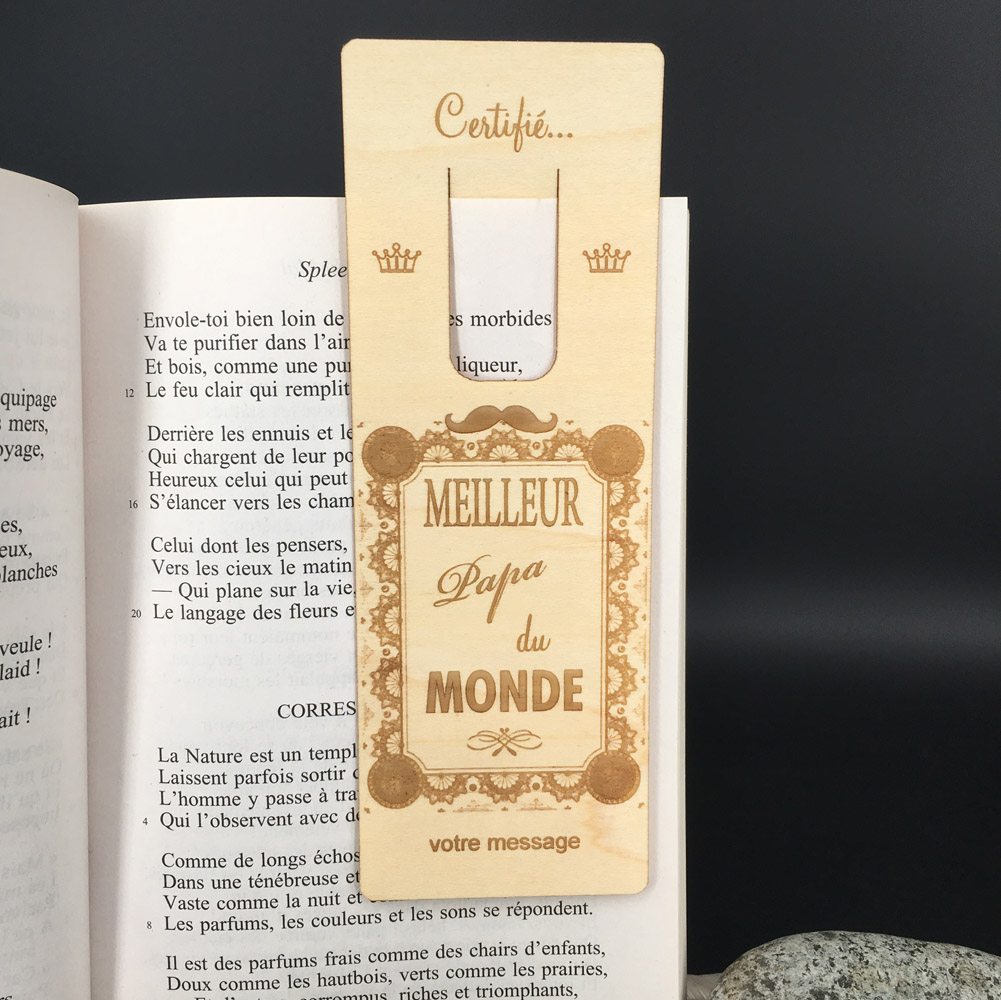 marque page personnalisé en bois gravé