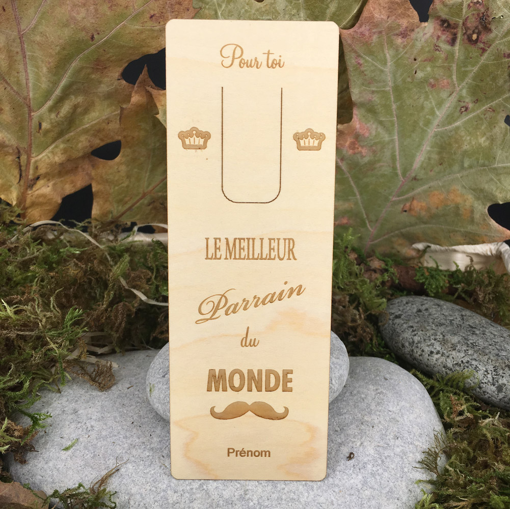 marque page en bois gravé personnalisé cadeau parrain