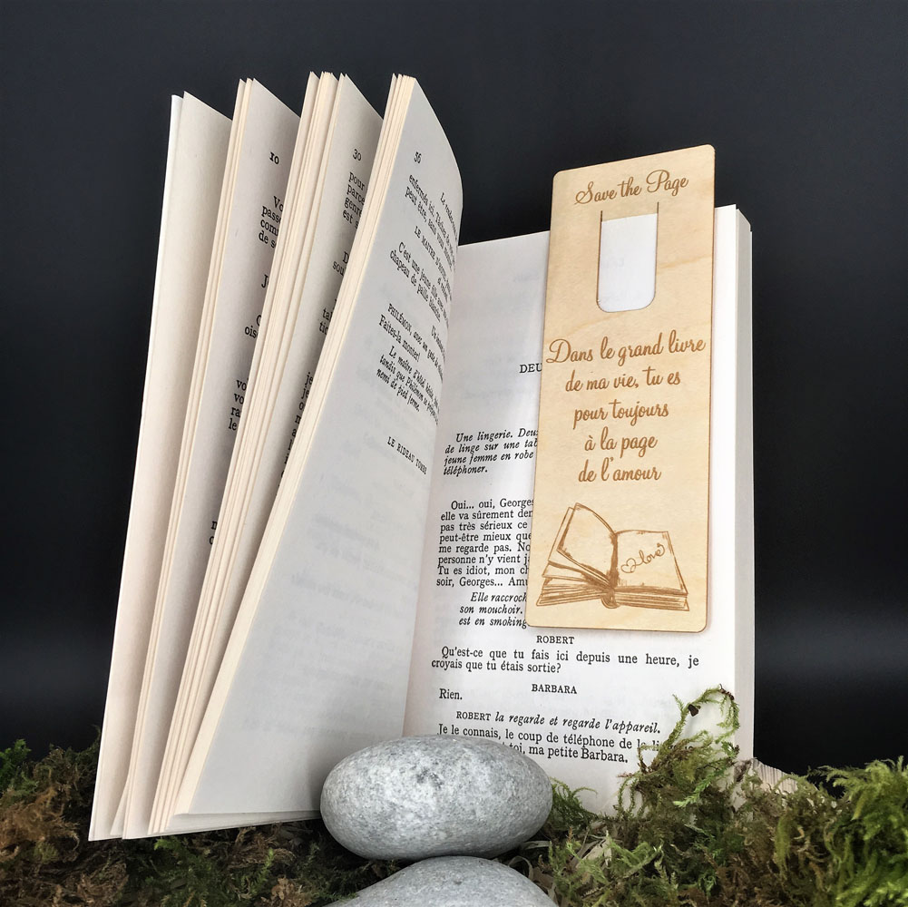 marque page personnalisable en bois avec gravure laser pour la Saint Valentin