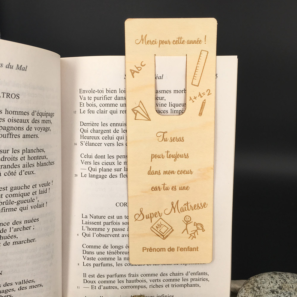 marque page personnalisé en bois gravé