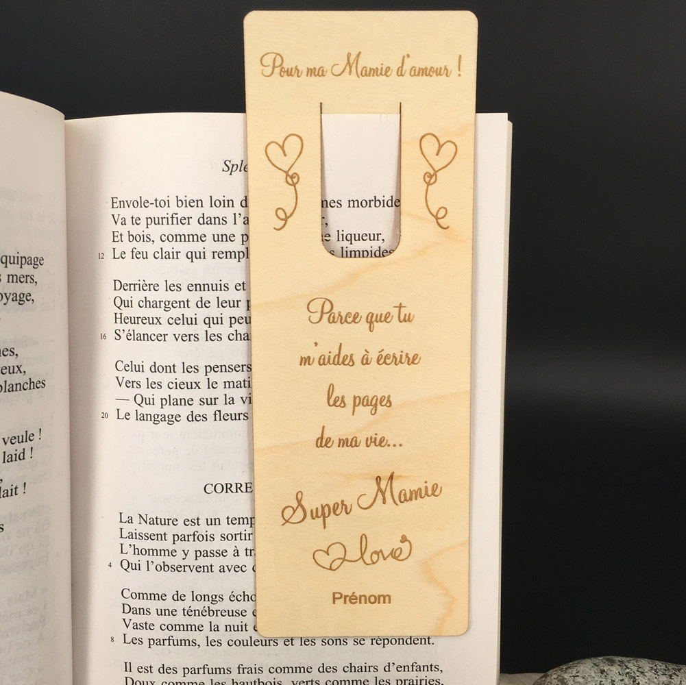 marque page personnalisé en bois gravé cadeau mamie