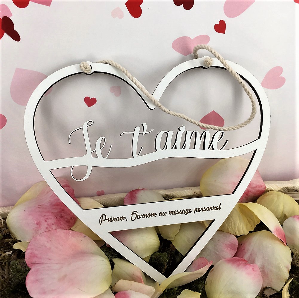 décoration murale en bois gravé personnalisée coeur je t'aime