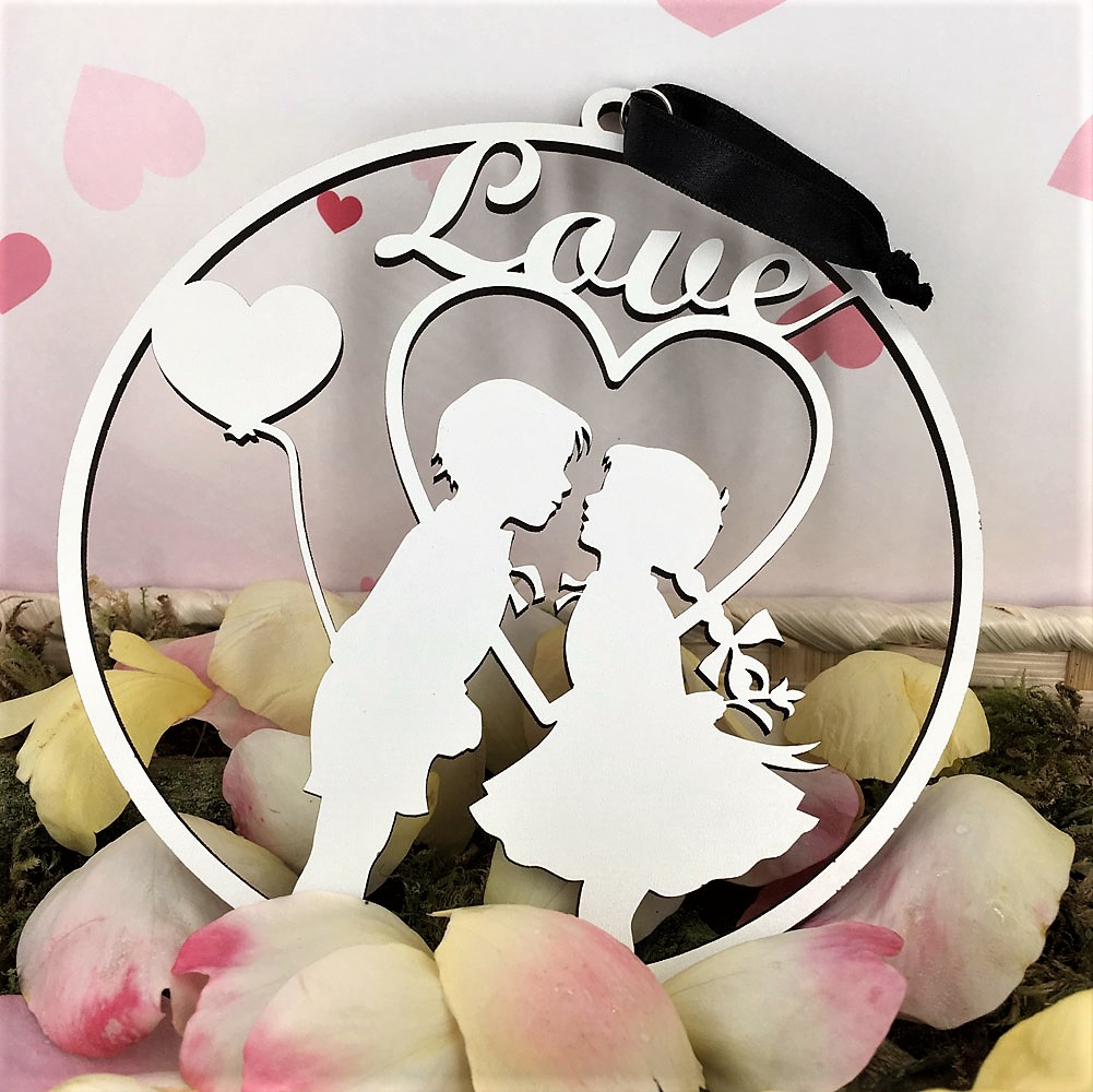 décoration murale en bois gravée les amoureux