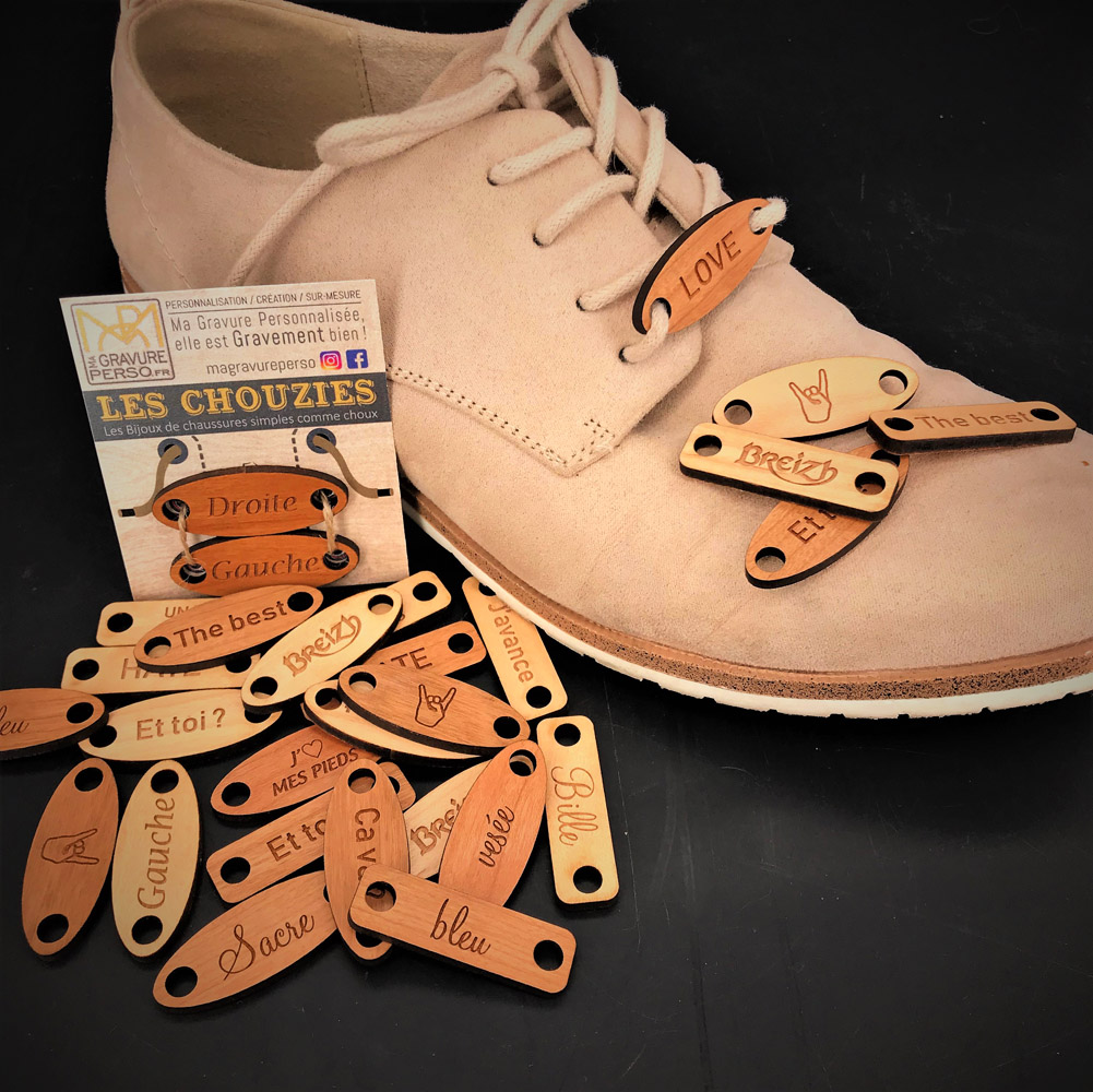 bijoux de chaussure personnalisés gravés en bois