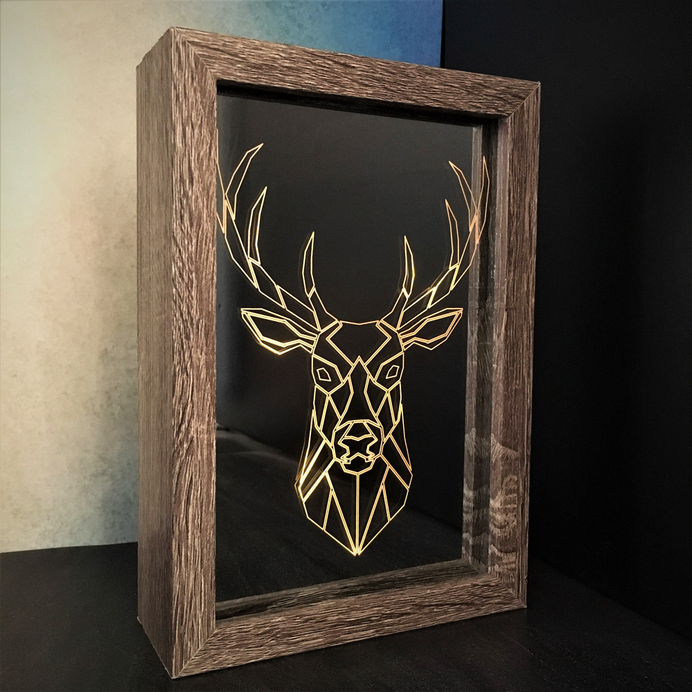 box led décoration gravée cerf géométrique