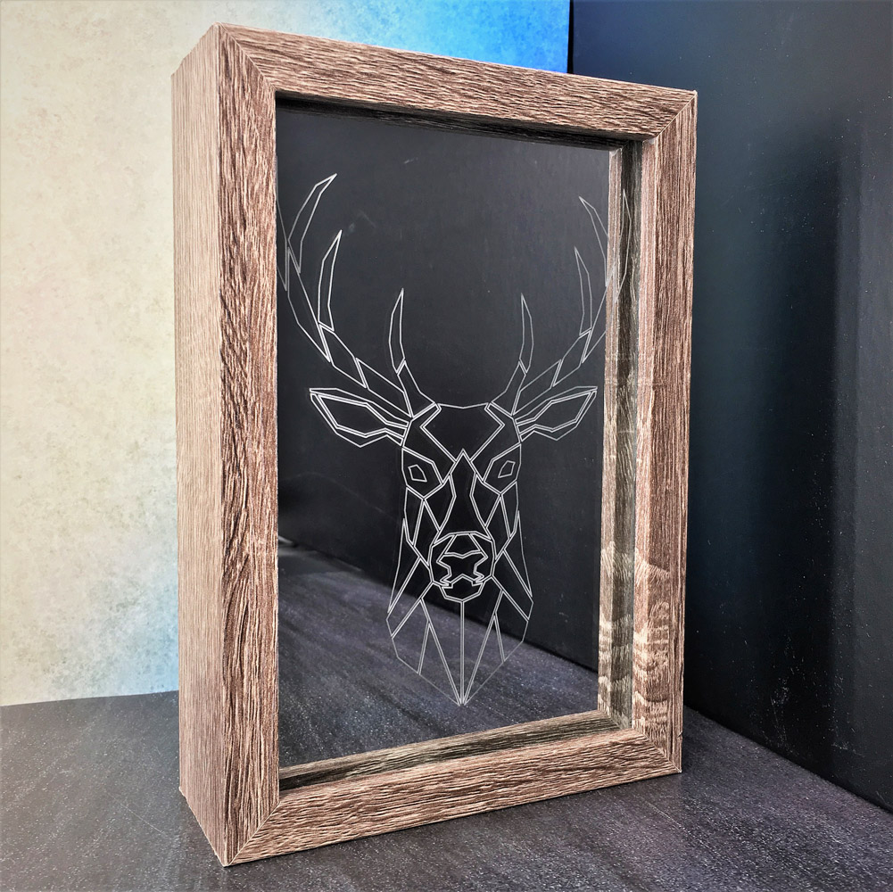 box led décoration gravée cerf géométrique