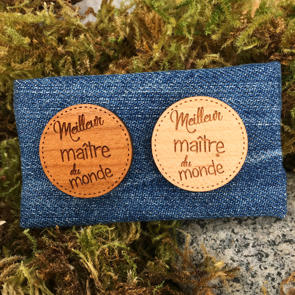 pin's bois personnalisé gravé meilleur maître - cadeau de fin d'année scolaire