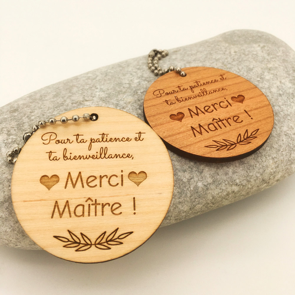 Porte-clés personnalisé en bois gravé merci Maître - cadeau fin d'année scolaire