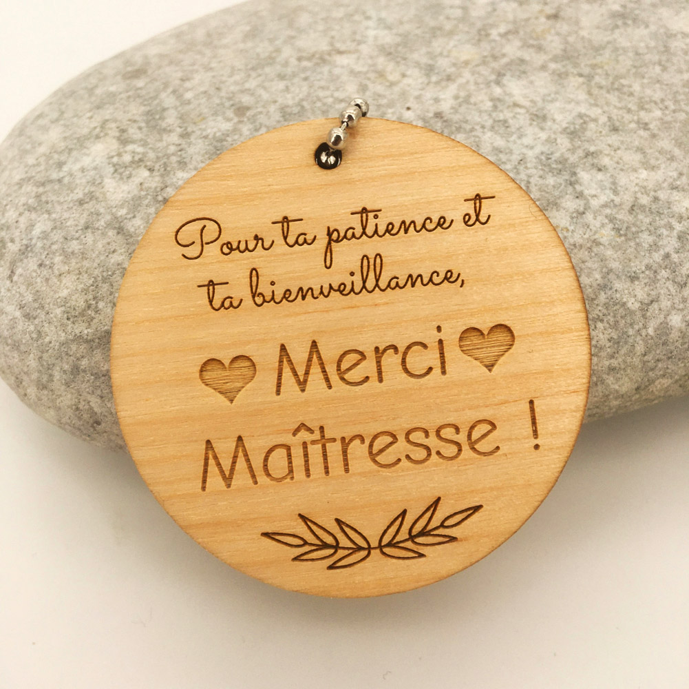 Porte-clés personnalisé en bois gravé merci Maîtresse