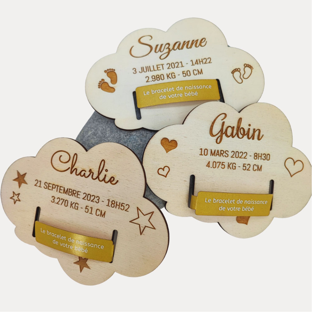 Support pour bracelet de naissance en bois personnalisé en forme de nuage